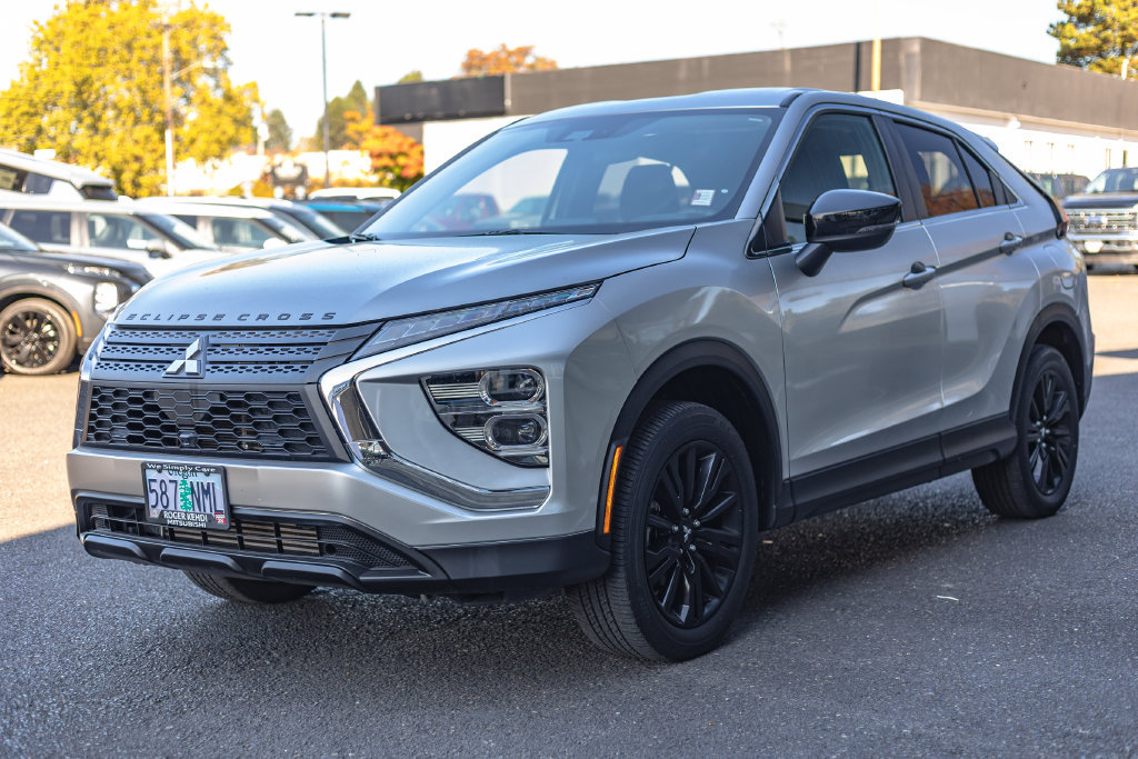 Used 2023 Mitsubishi Eclipse Cross LE AWD/4WD image 4