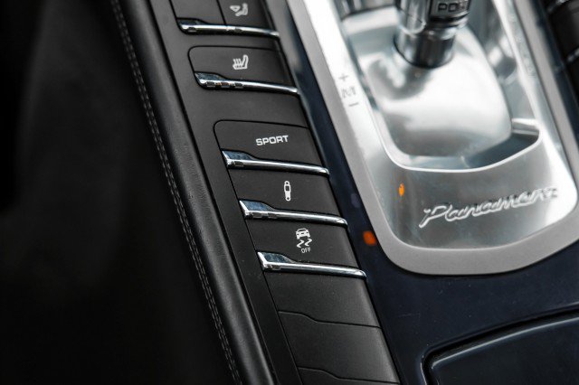 Used 2010 Porsche Panamera S RWD image 21