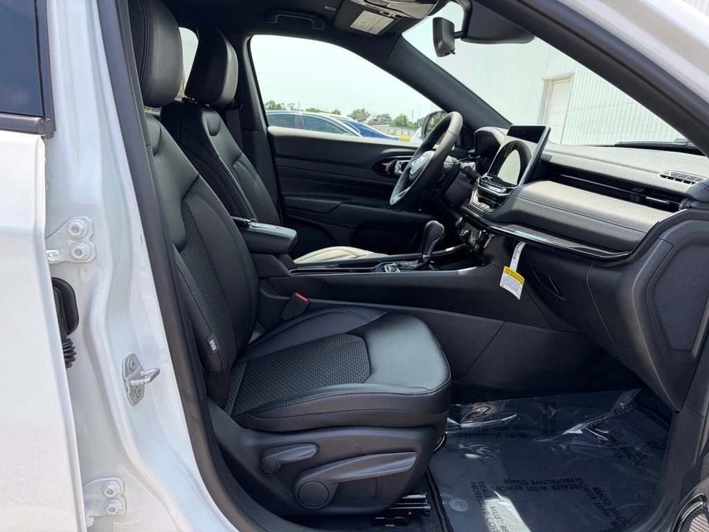 New 2026 Jeep Compass Latitude AWD/4WD image 22