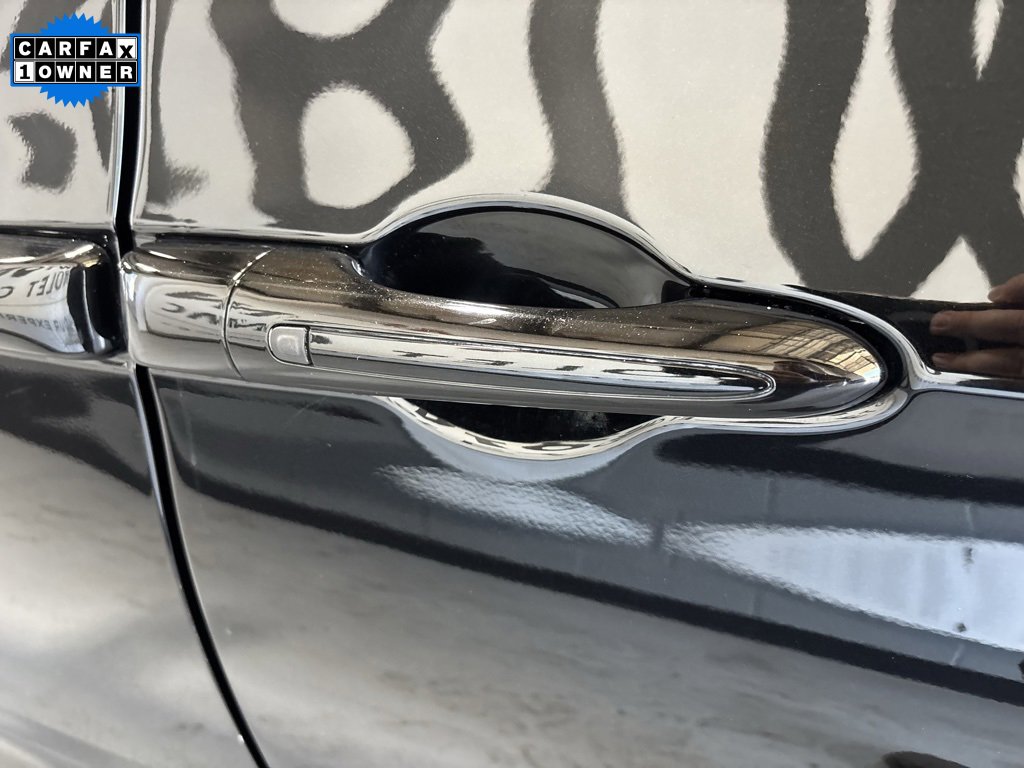 Used 2024 Chrysler Pacifica Touring-L image 4