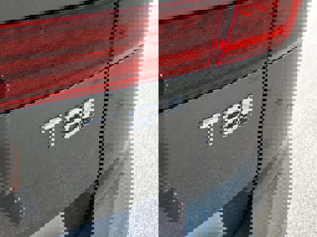 New 2026 Volvo XC60 T8 Ultra image 6