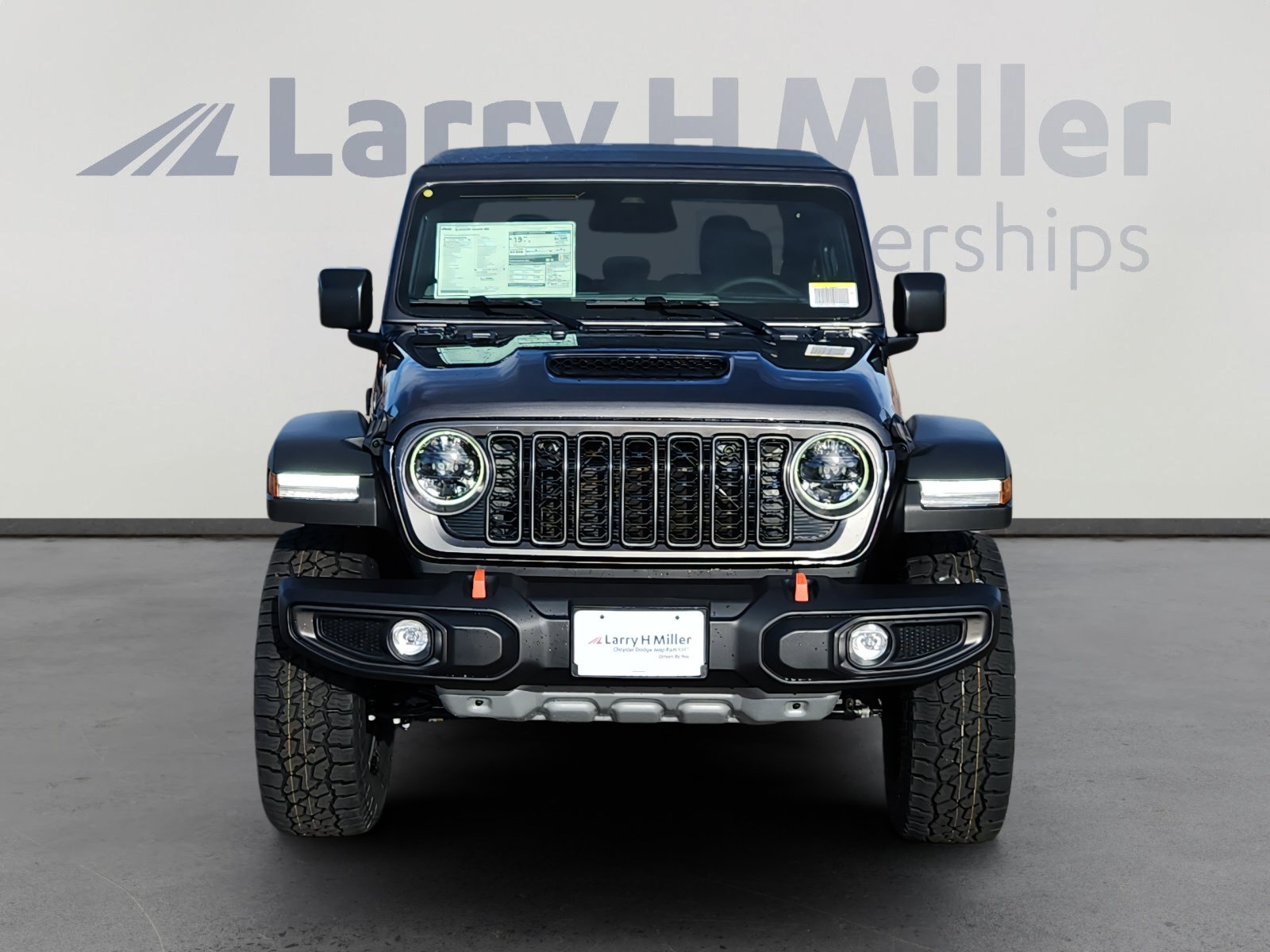 New 2026 Jeep Gladiator Mojave w/ Safety Group AWD/4WD image 9