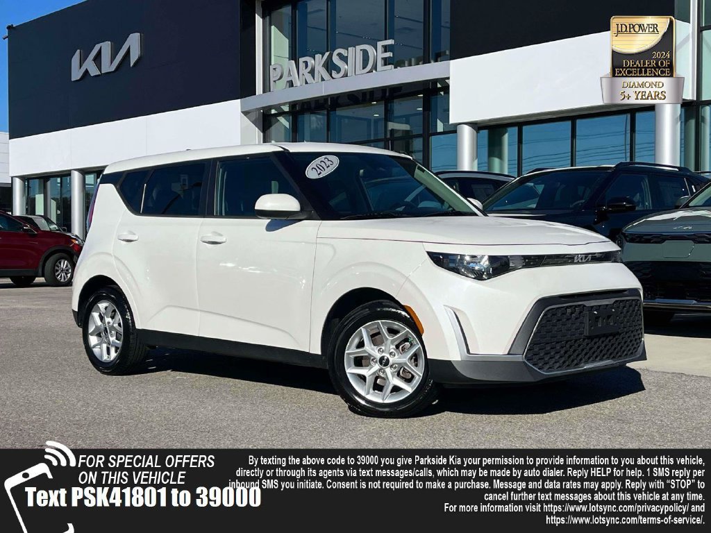Used 2023 Kia Soul LX w/ LX Technology Package FWD image 1