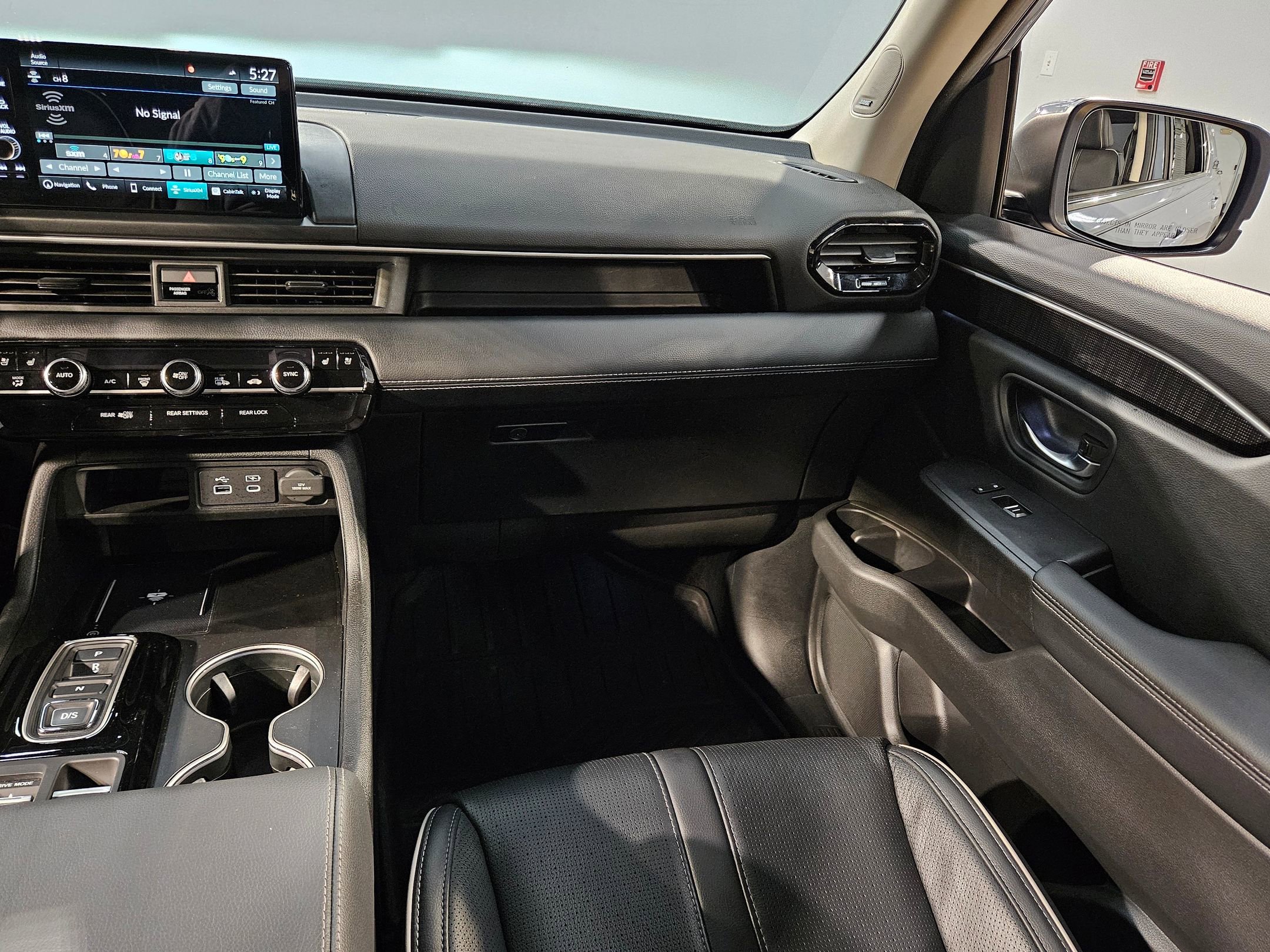 Used 2024 Honda Pilot Elite image 11