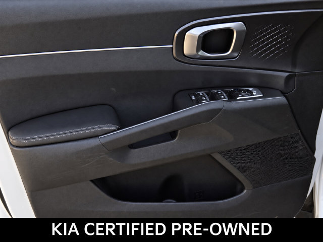 Certified 2025 Kia Sorento LX FWD image 17