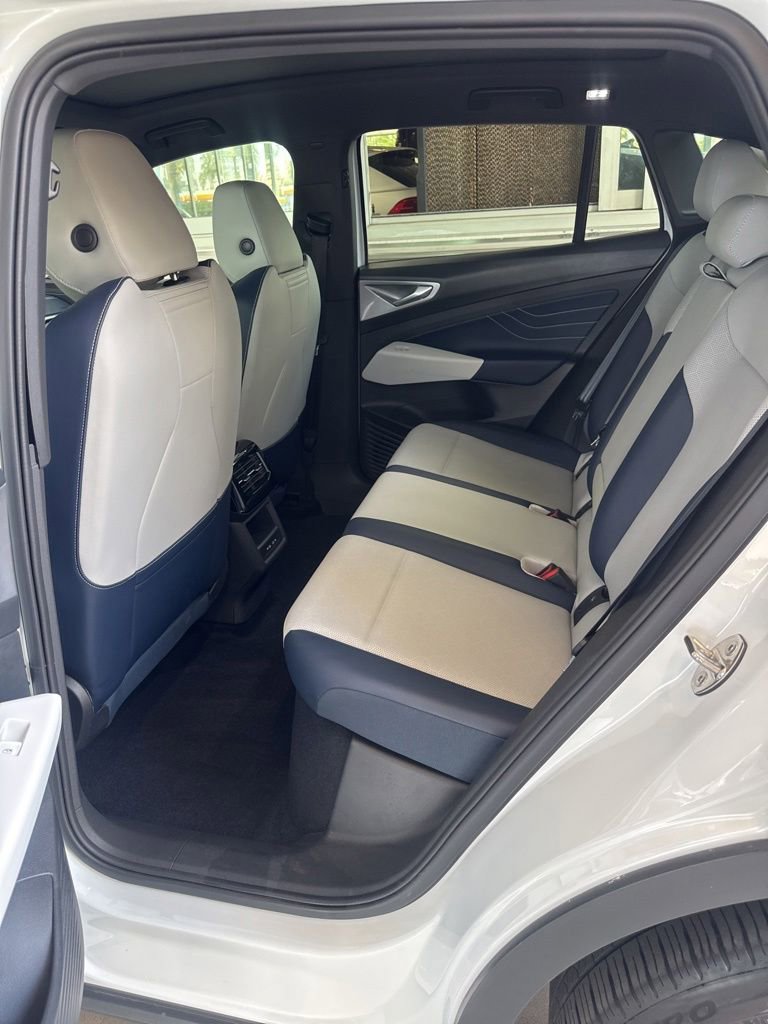 Used 2023 Volkswagen ID.4 Pro S AWD/4WD image 10