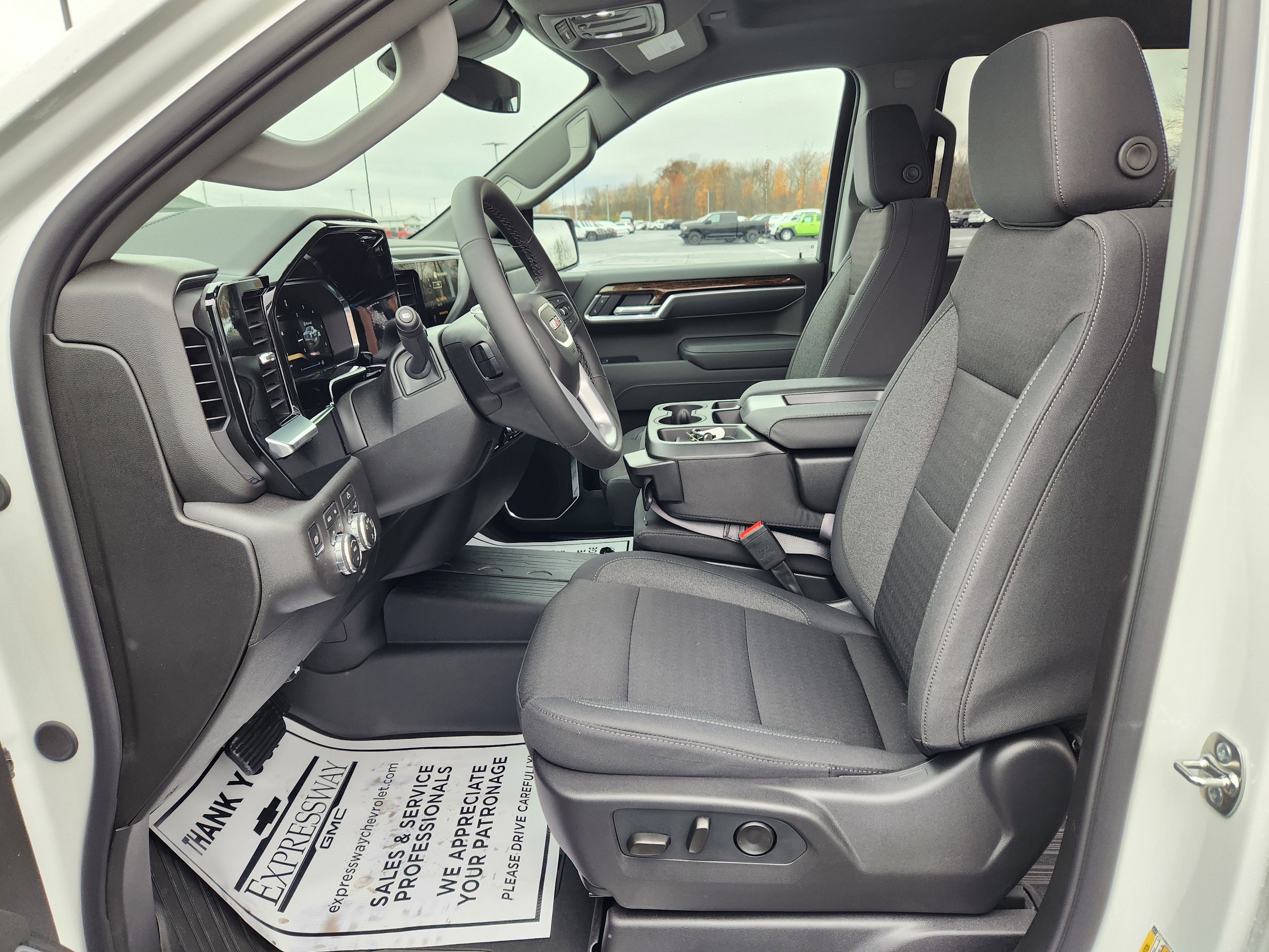 New 2026 GMC Sierra 1500 SLE image 9