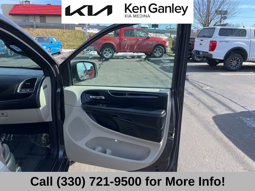 Used 2020 Dodge Grand Caravan SXT image 53