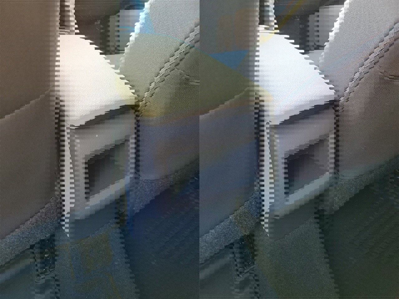 Used 2021 Toyota Camry LE image 11