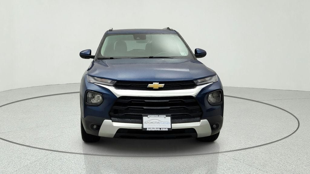 Used 2021 Chevrolet TrailBlazer LT w/ Convenience Package FWD image 2