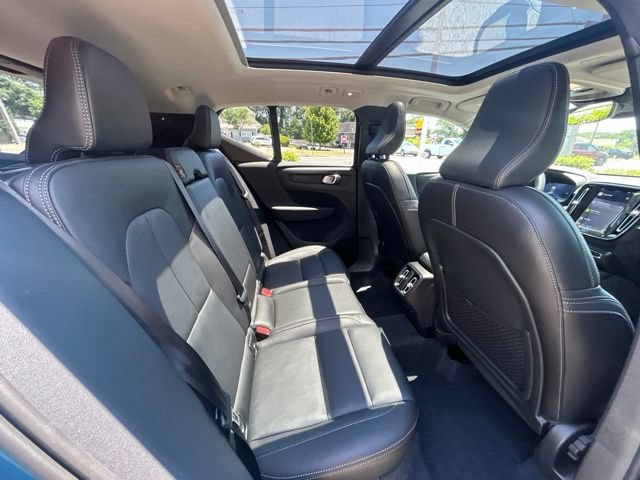 Certified 2025 Volvo XC40 B5 Core AWD/4WD image 13