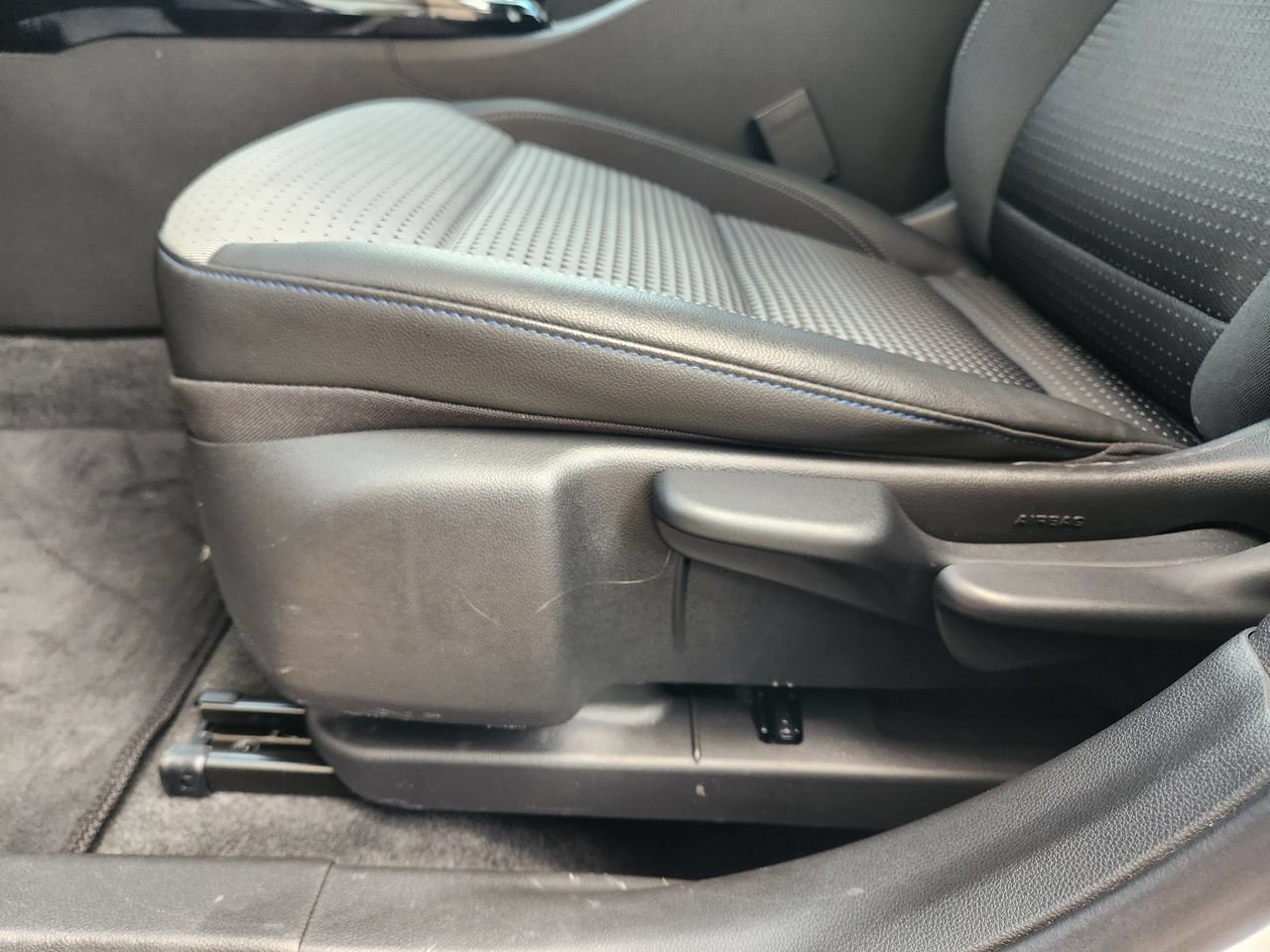 Used 2024 Chevrolet Trax LT FWD image 23