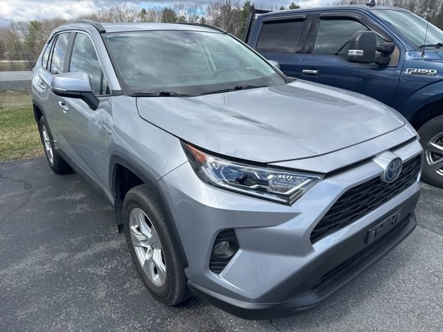 Used 2019 Toyota RAV4 XLE image 2