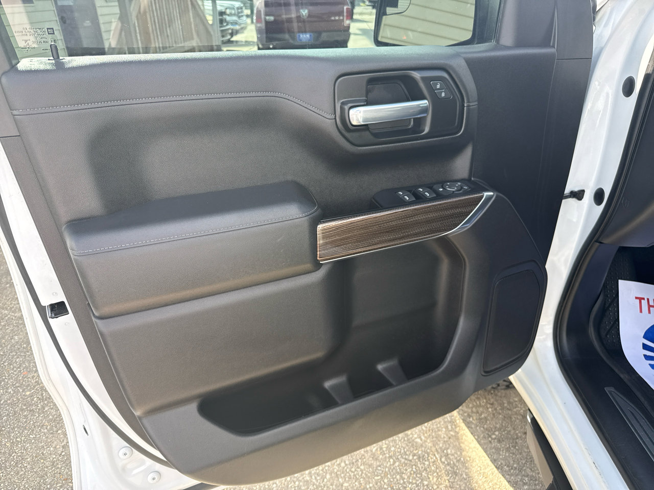 Used 2019 Chevrolet Silverado 1500 LT w/ Texas Edition image 18