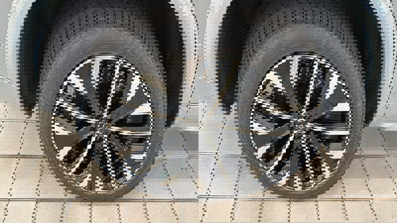 Used 2026 Volvo XC90 B6 Plus w/ Protection Package Premier image 32