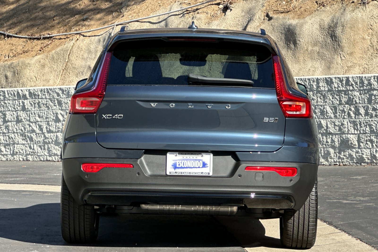 New 2026 Volvo XC40 B5 Core w/ Climate Package AWD/4WD image 5