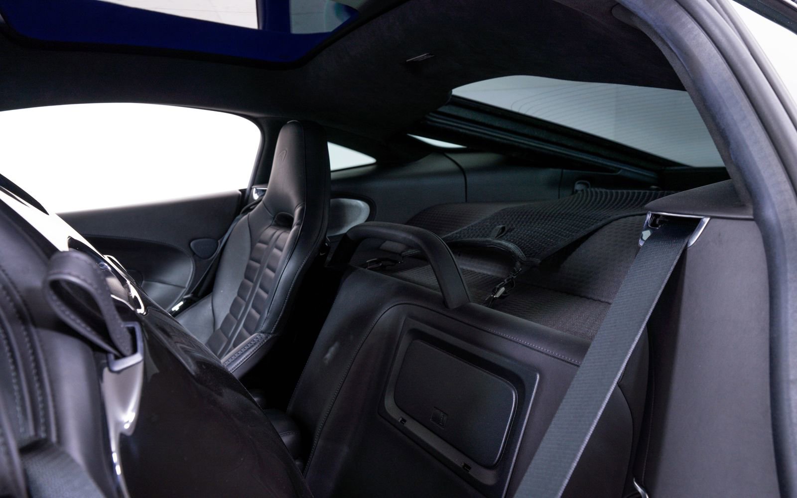 Used 2025 McLaren GTS RWD image 22