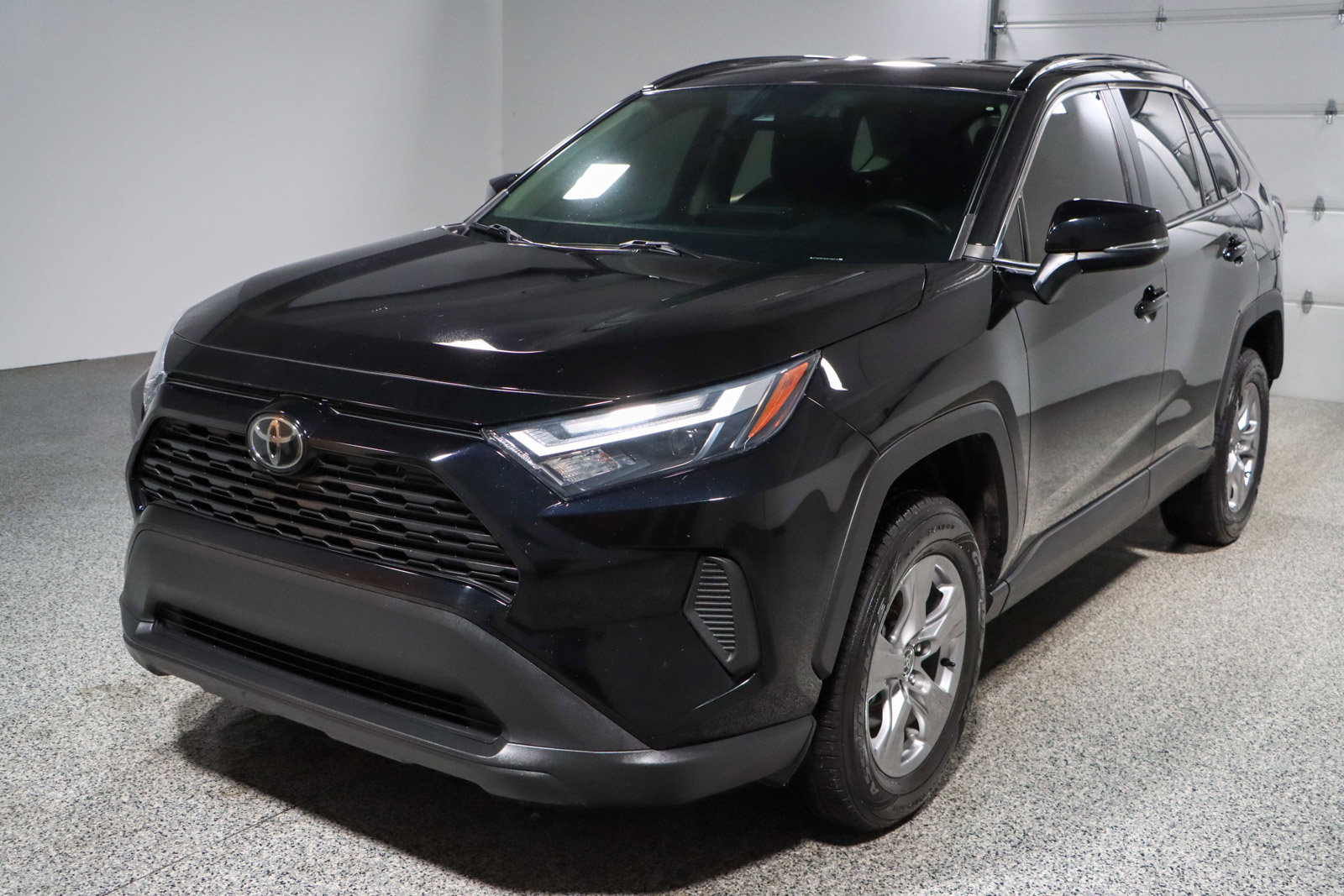 Used 2022 Toyota RAV4 XLE image 30