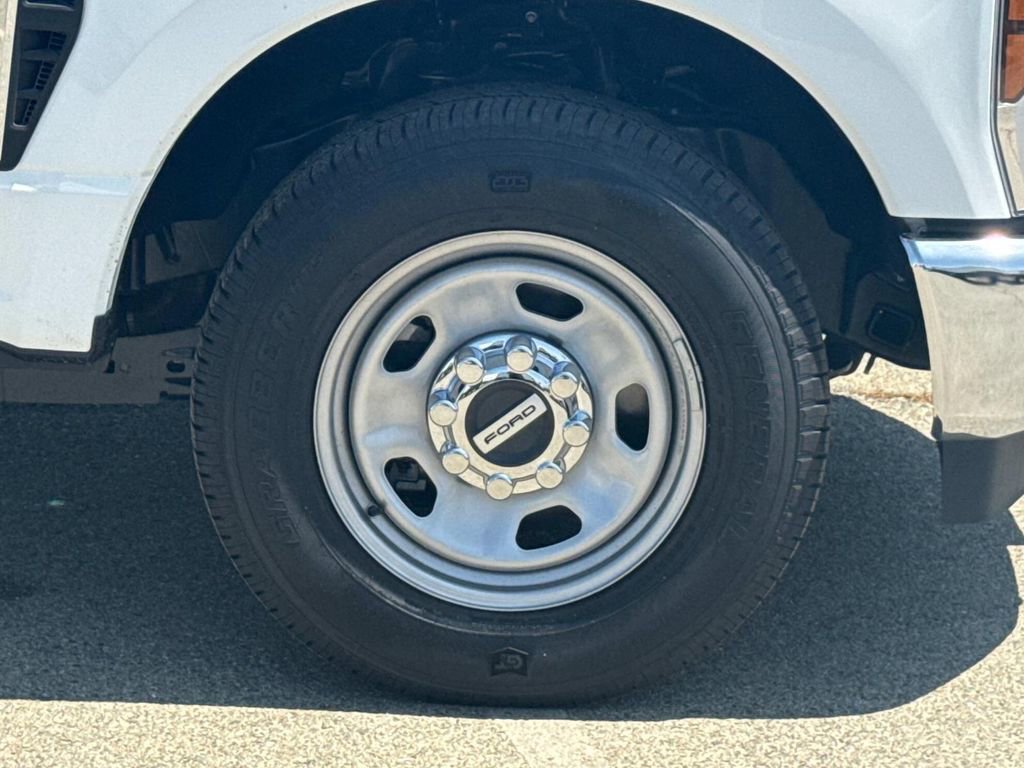 New 2025 Ford F350 XL w/ XL Chrome Package image 31