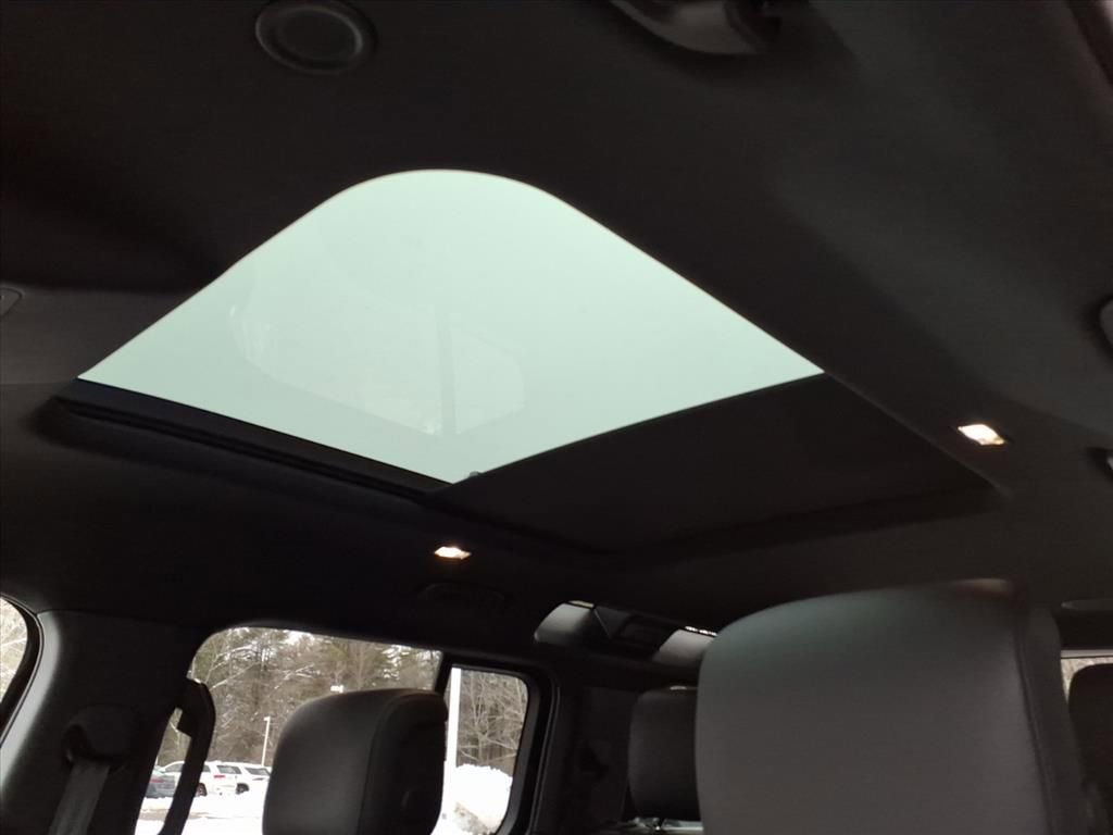 New 2026 Land Rover Defender 110 X-Dynamic SE image 14