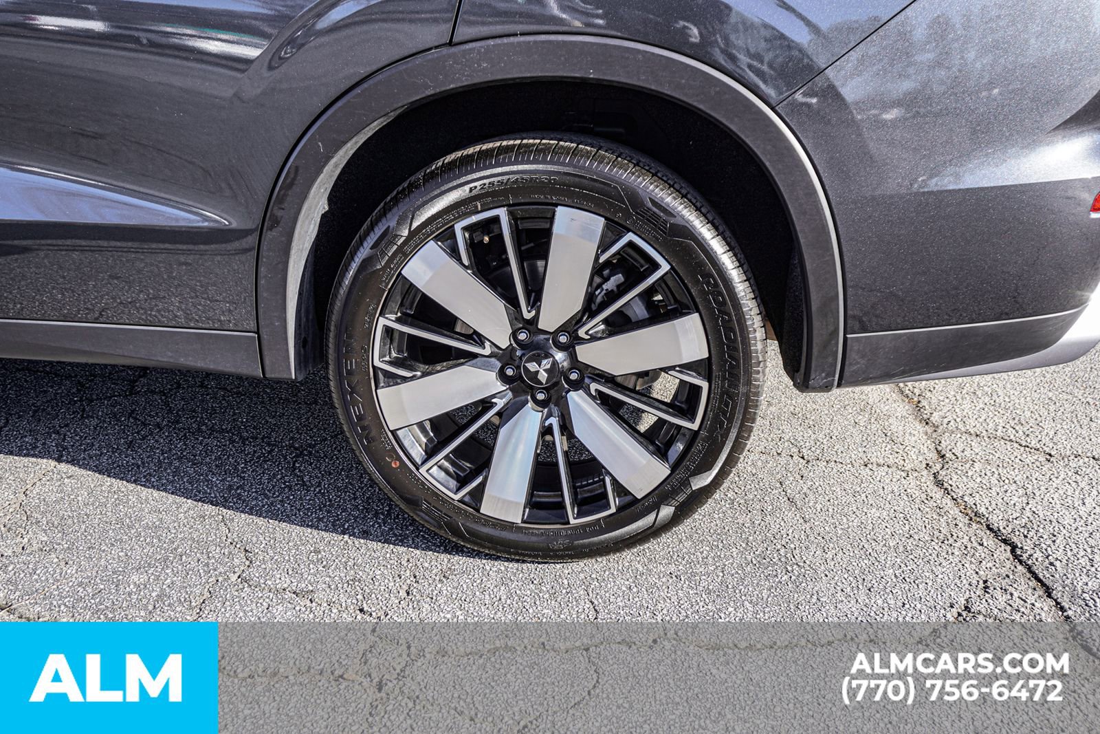 Used 2025 Mitsubishi Outlander SE image 16