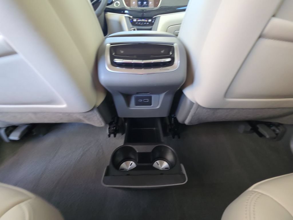 Used 2023 Cadillac XT6 Premium Luxury w/ LPO, Premium Carpet Package FWD image 22
