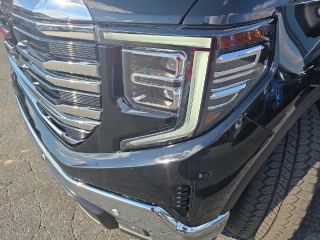 Used 2025 GMC Sierra 1500 SLT w/ SLT Premium Plus Package AWD/4WD image 32