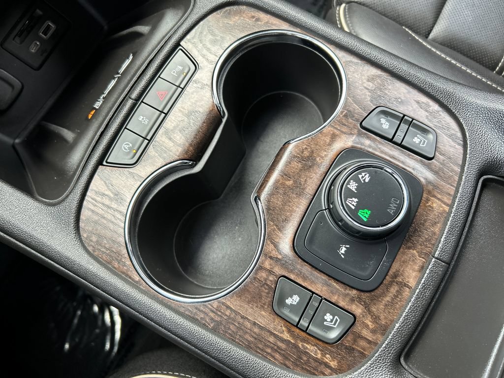 Used 2020 GMC Acadia Denali w/ Technology Package AWD/4WD image 15