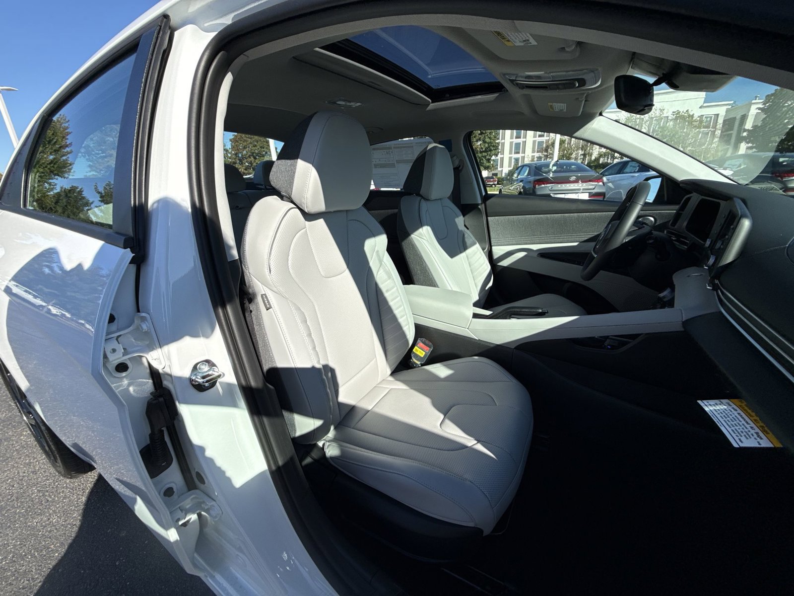 New 2026 Hyundai Elantra SEL Sport FWD image 24