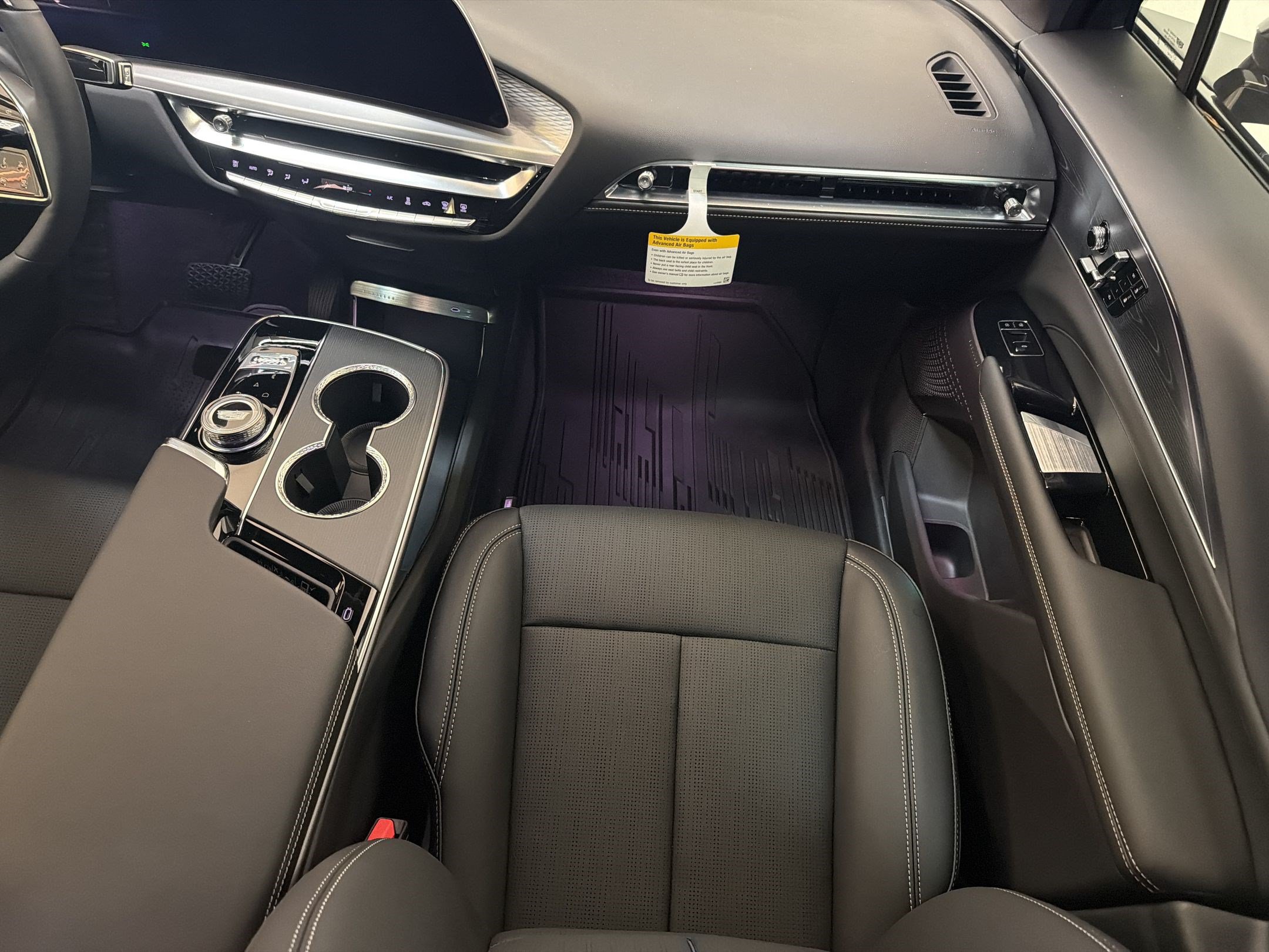 New 2026 Cadillac Lyriq Sport AWD/4WD image 26