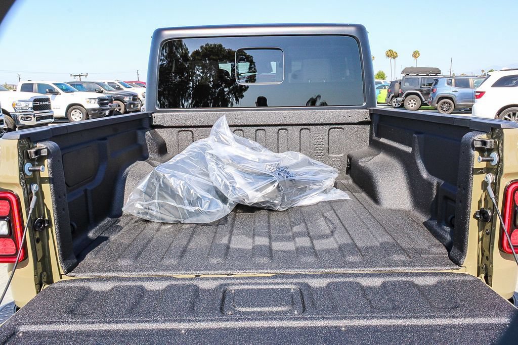New 2026 Jeep Gladiator Sport AWD/4WD image 26