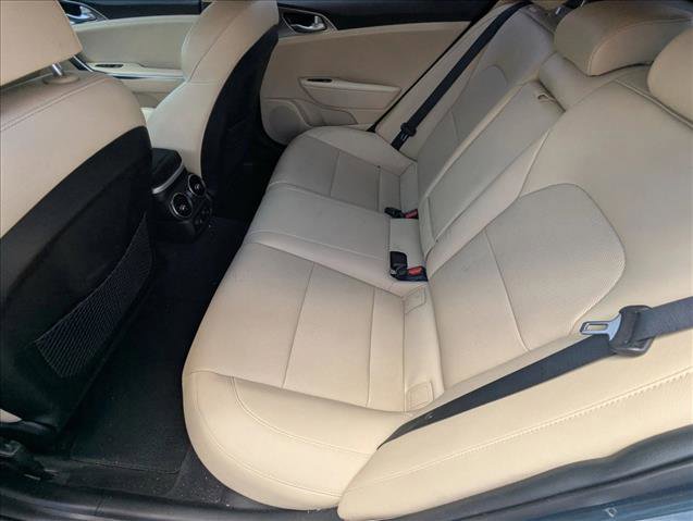 Used 2022 Kia Stinger GT1 RWD image 17
