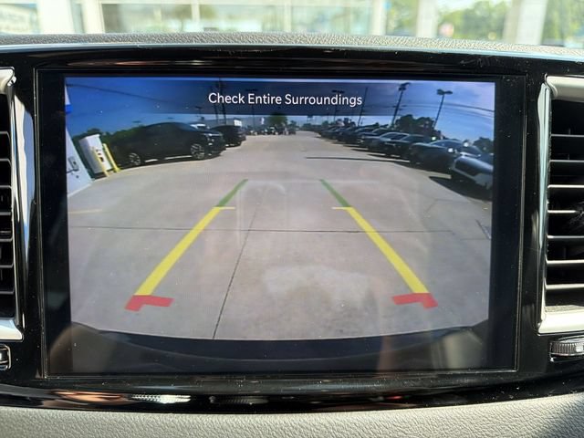Used 2025 Chrysler Pacifica Select FWD image 19