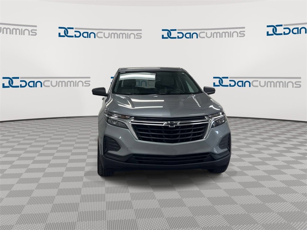 Used 2023 Chevrolet Equinox LS w/ LS Convenience Package image 3