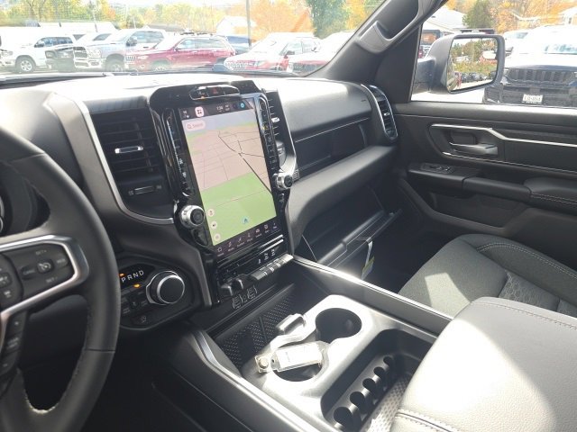 New 2026 RAM 1500 4x4 Crew Cab image 25