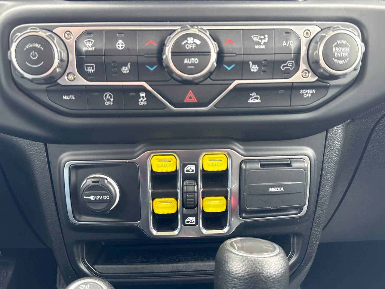 Used 2023 Jeep Gladiator Sport AWD/4WD image 21