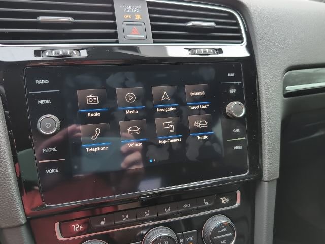 Used 2018 Volkswagen Golf R 4-Door image 13