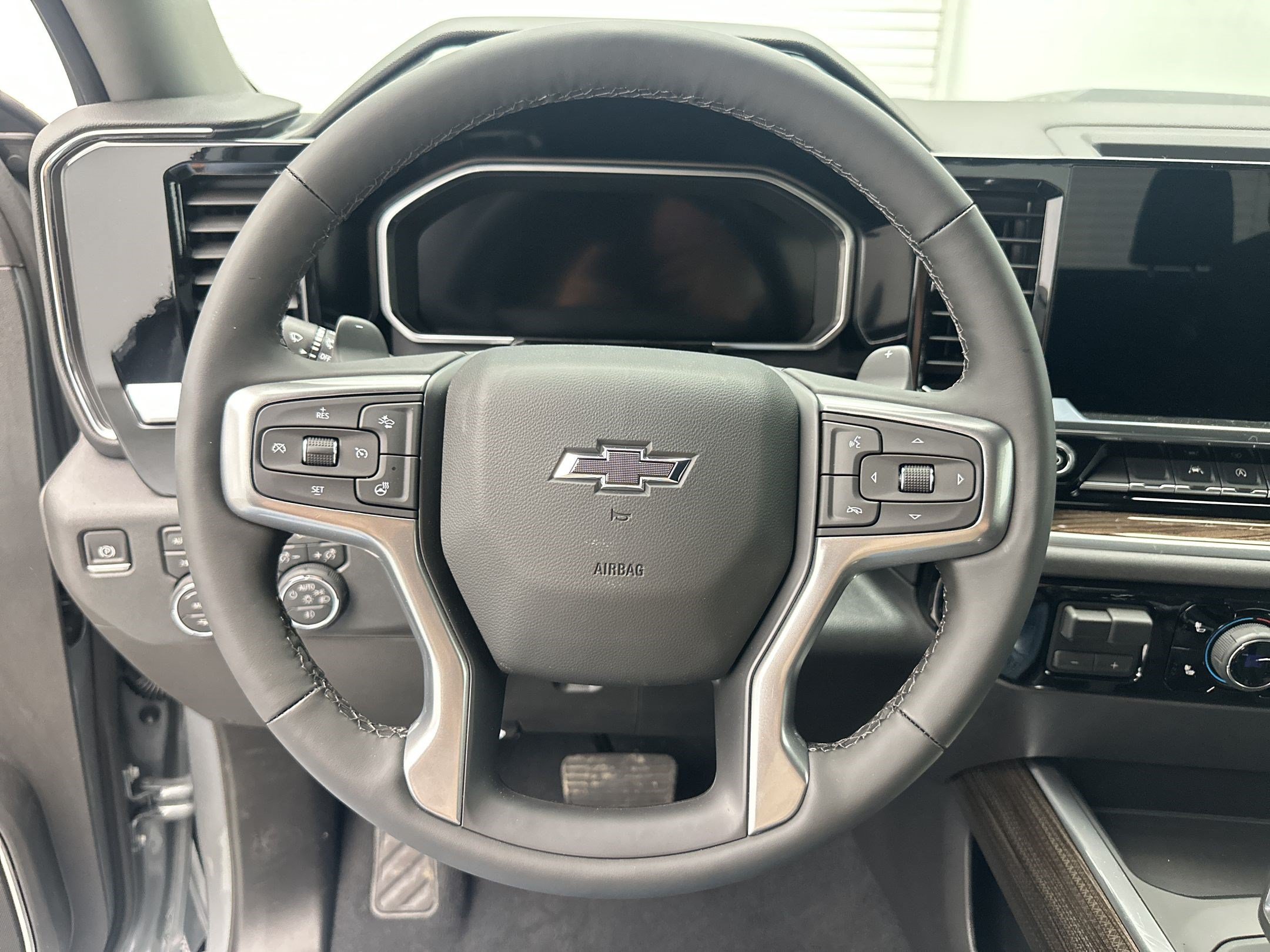 New 2026 Chevrolet Silverado 1500 LT Trail Boss w/ LPO, Dark Essentials Package AWD/4WD image 11