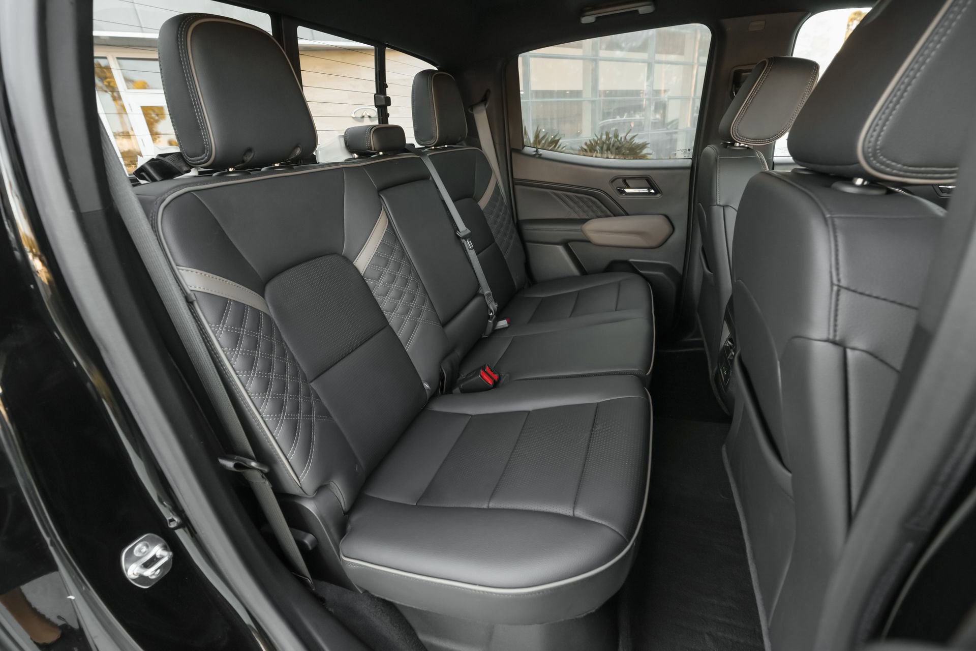 Used 2024 GMC Canyon Denali w/ LPO, Denali Black Edition image 37