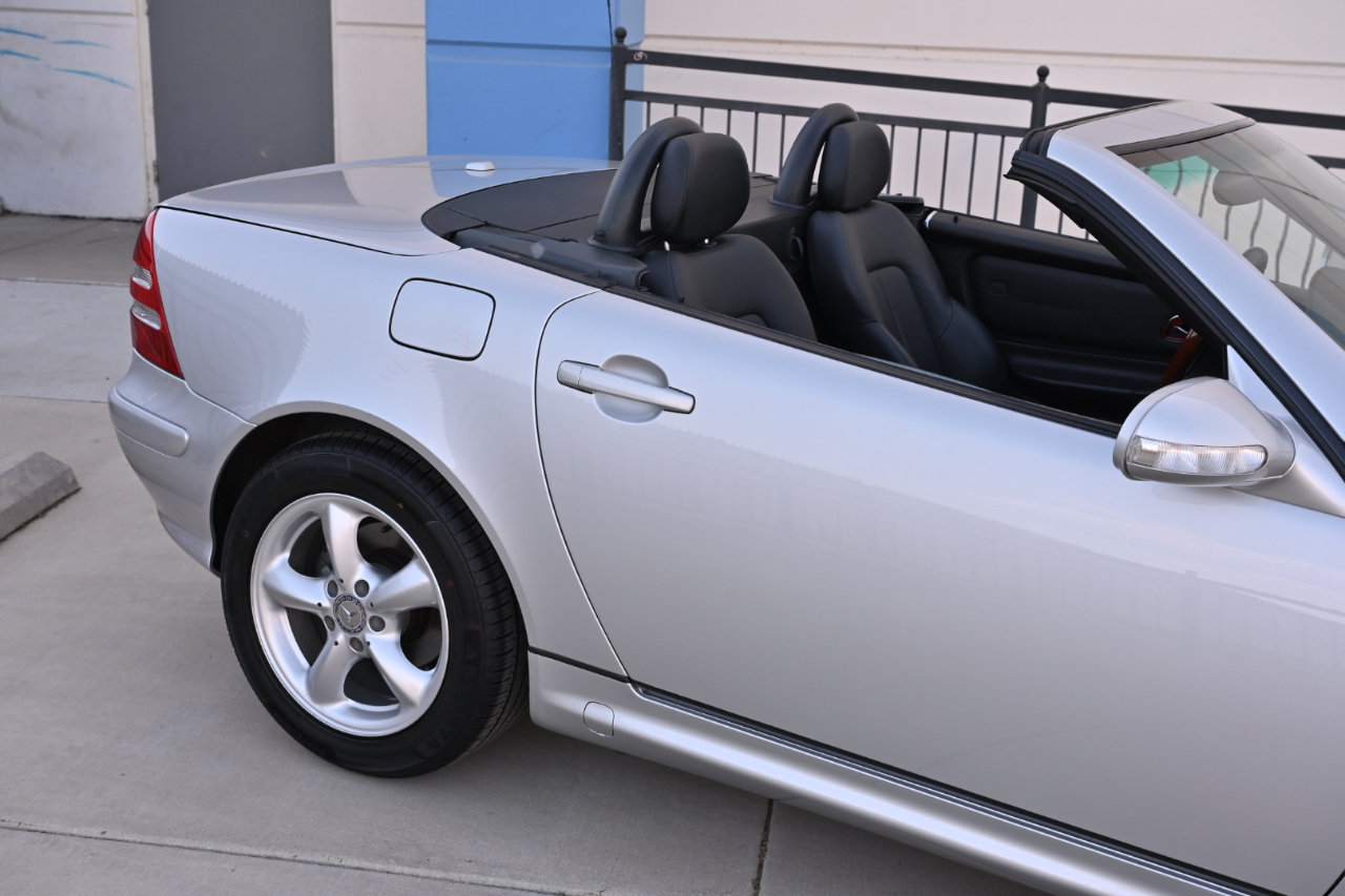 Used 2002 Mercedes-Benz SLK 320 image 32