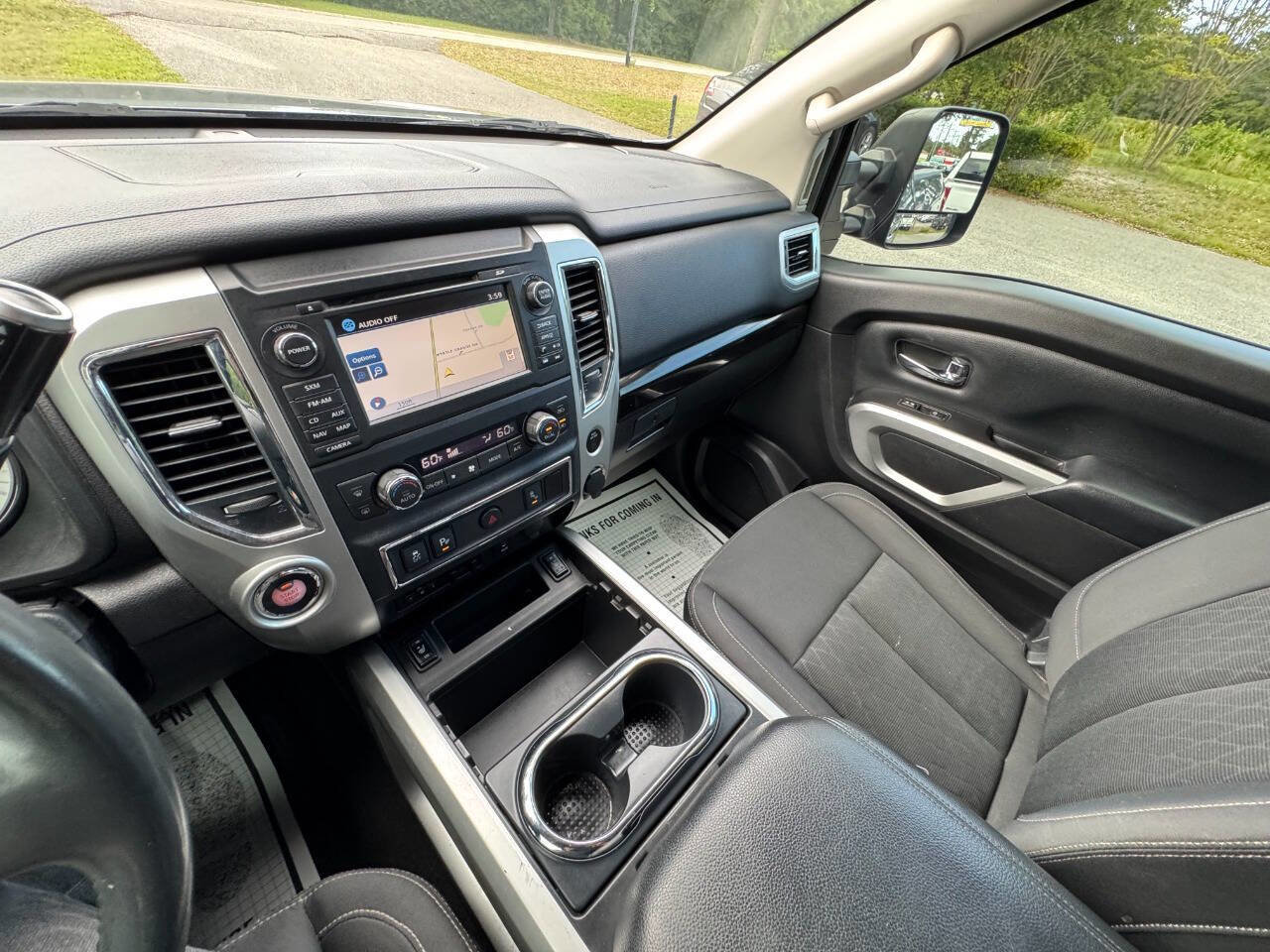 Used 2017 Nissan Titan SV RWD image 17