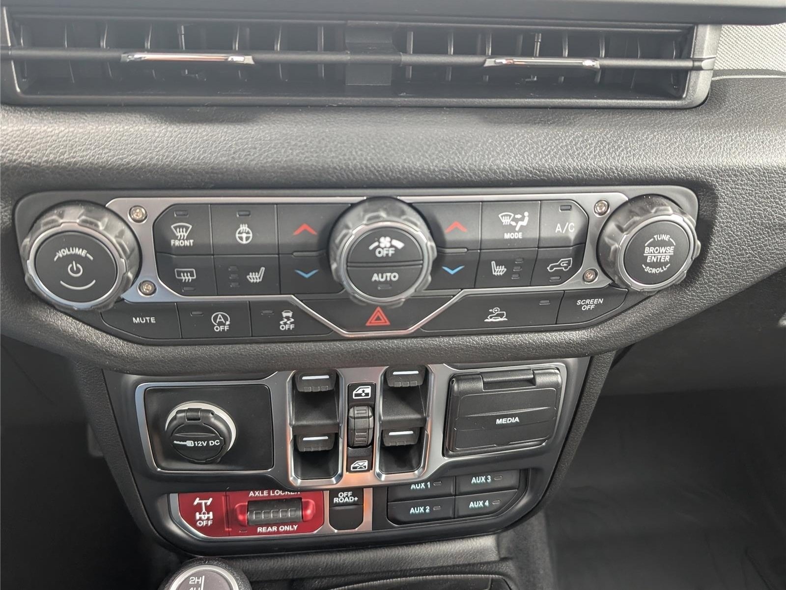 New 2026 Jeep Gladiator Sport AWD/4WD image 23