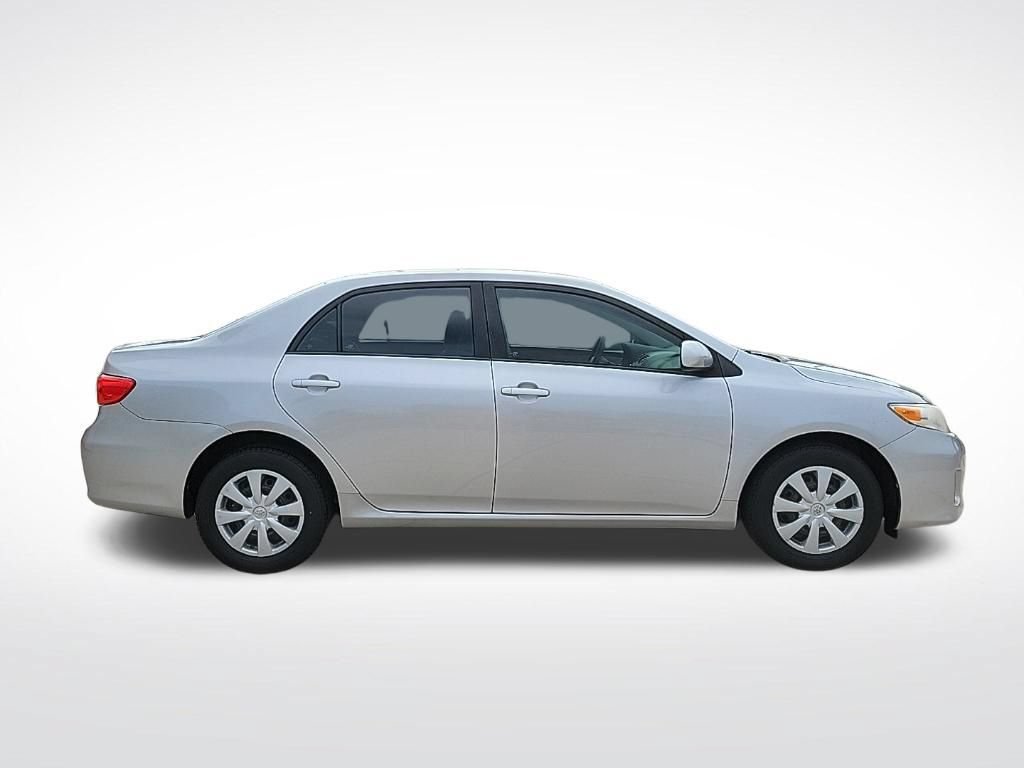 Used 2011 Toyota Corolla LE FWD image 5