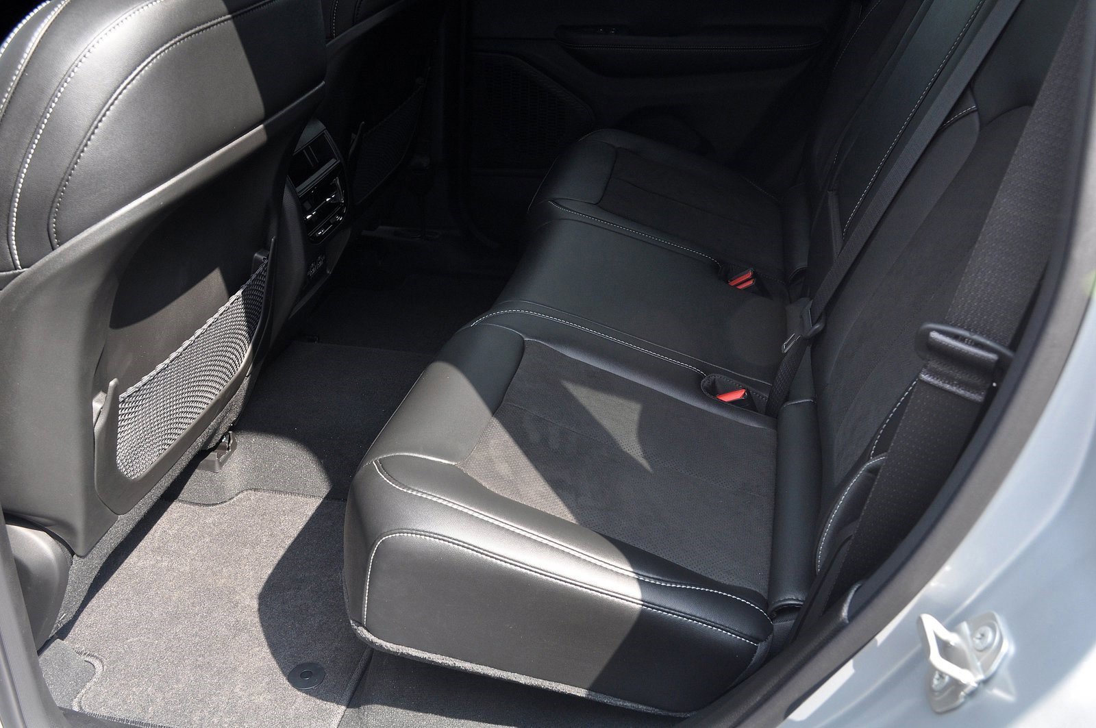 Used 2023 Jeep Grand Cherokee Altitude image 28