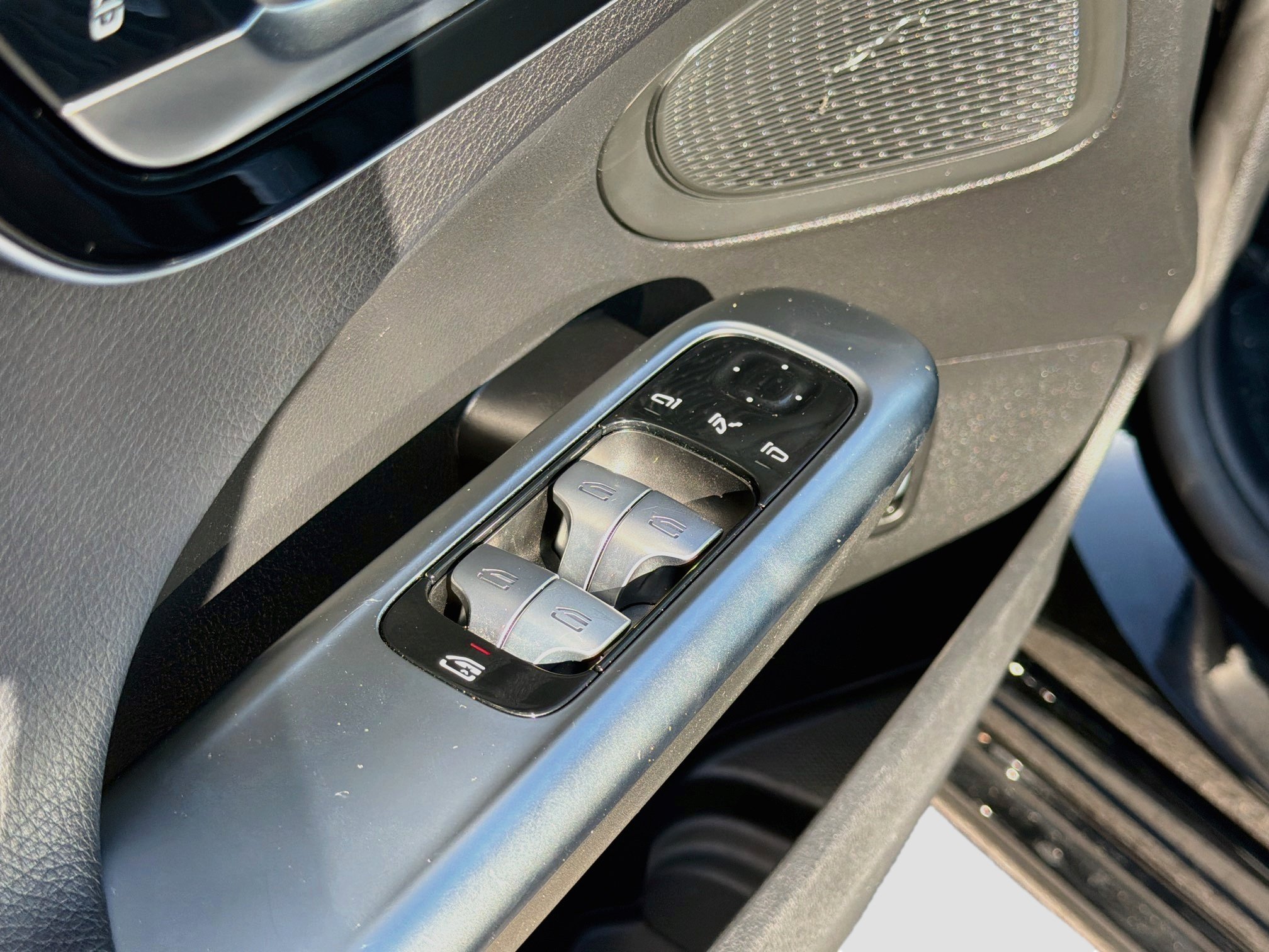 Used 2025 Mercedes-Benz C 300 4MATIC Sedan image 23