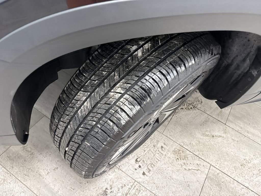 Used 2024 Volkswagen Taos SE image 33