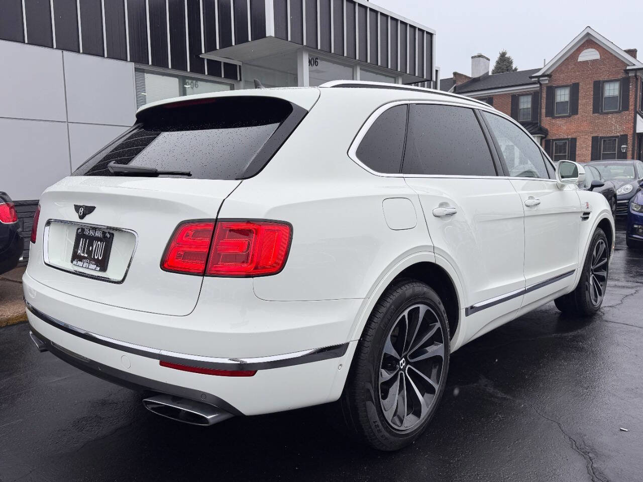Used 2018 Bentley Bentayga Activity image 8