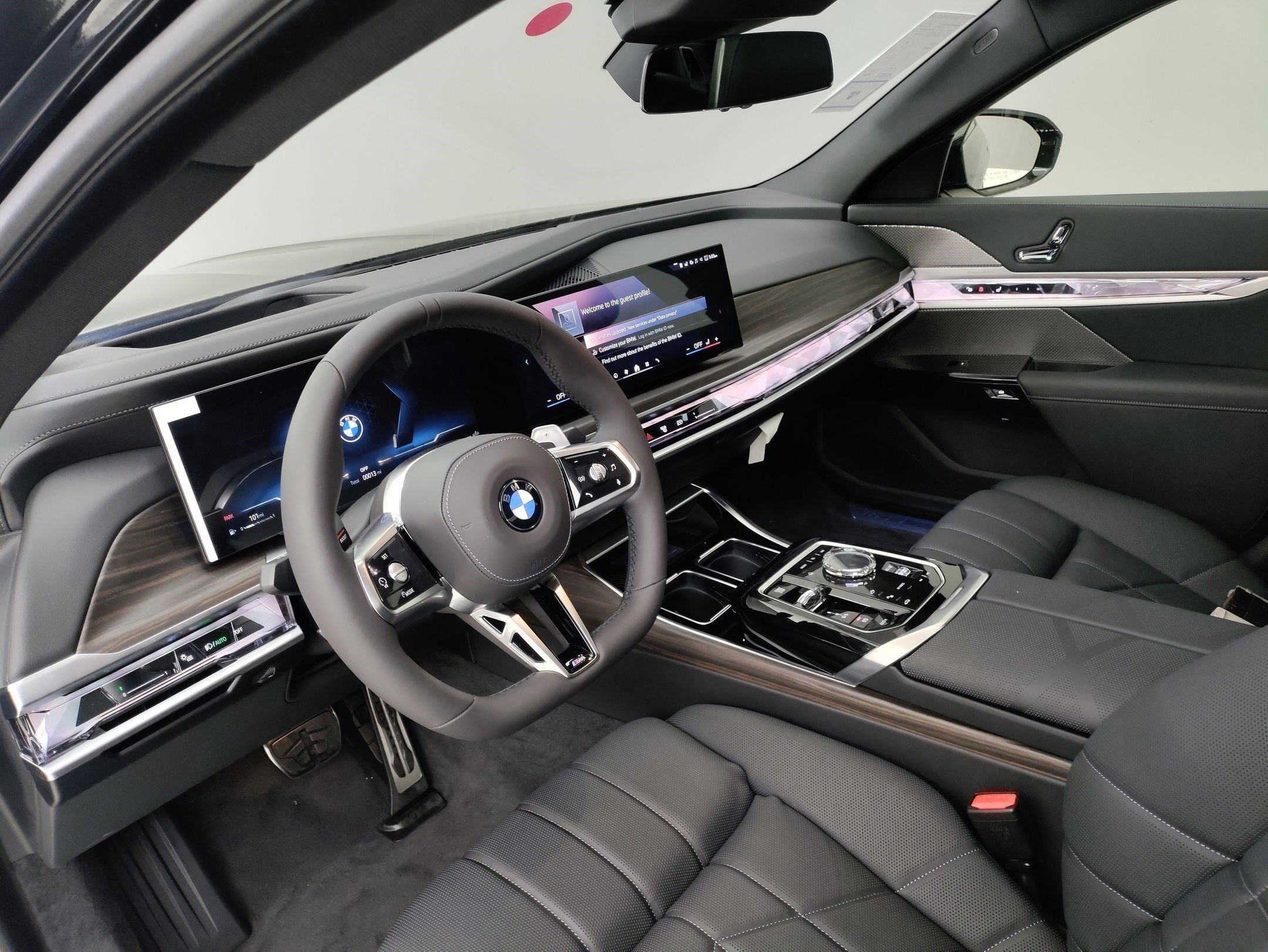 New 2025 BMW 760i xDrive image 12