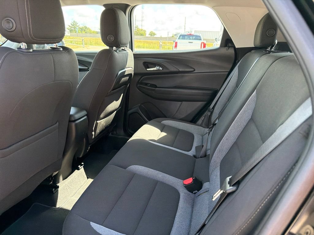 Used 2023 Chevrolet TrailBlazer LS FWD image 11