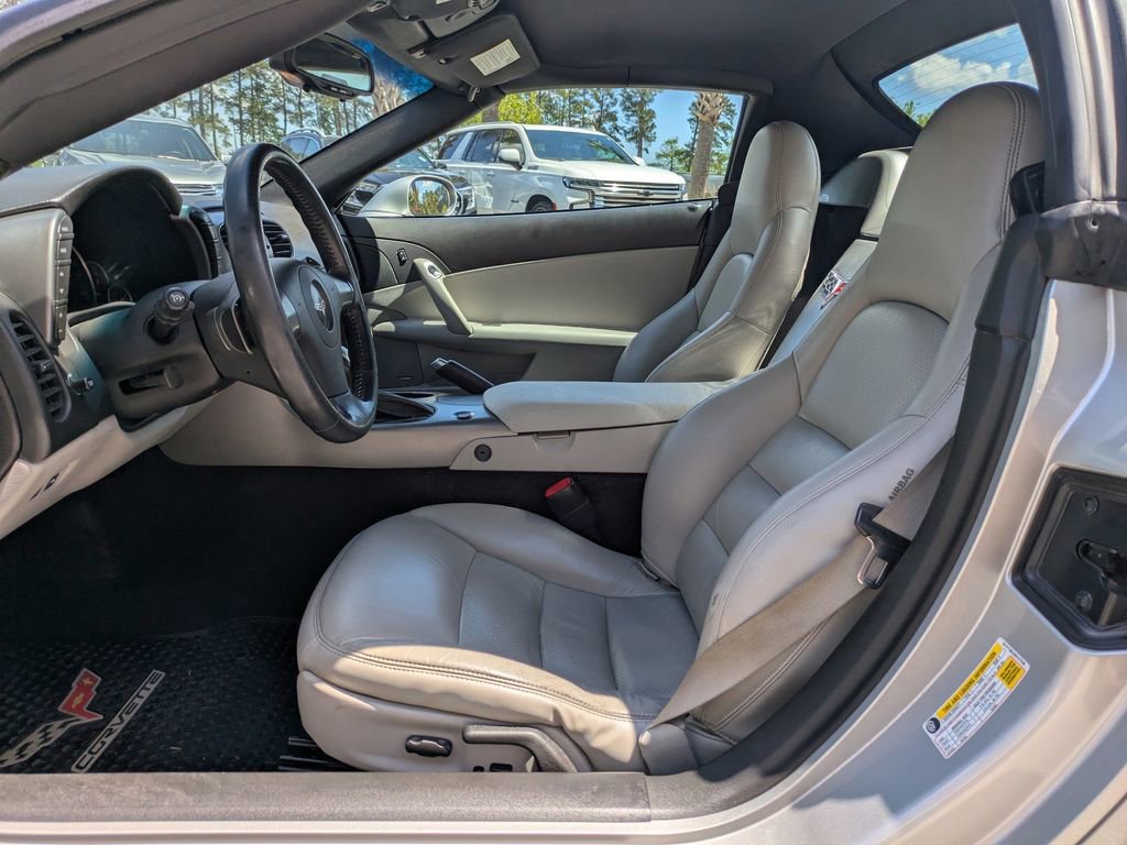 Used 2006 Chevrolet Corvette Convertible w/ Preferred Equipment Group image 16